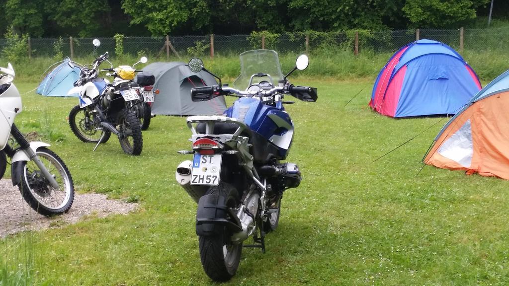 Camping Le Pre Cathare ลาเวอลาเนต์ ภายนอก รูปภาพ
